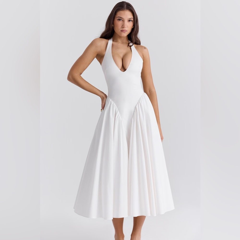 Marilyn Gingham Halter Midi
Sundress
HOUSE OF CB